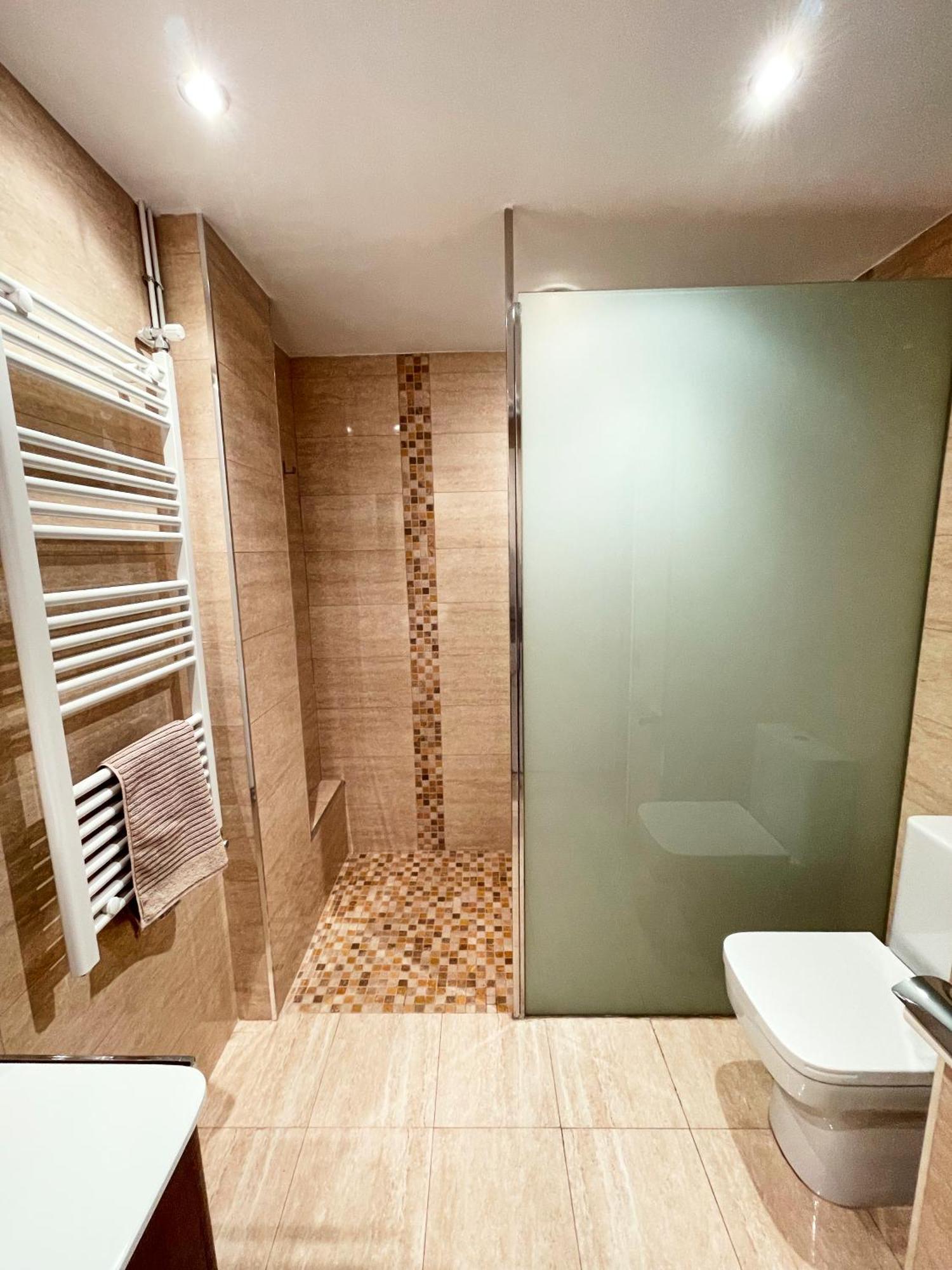 Apartamento Familiar En El Centro De Benasque Con Terraza Dış mekan fotoğraf