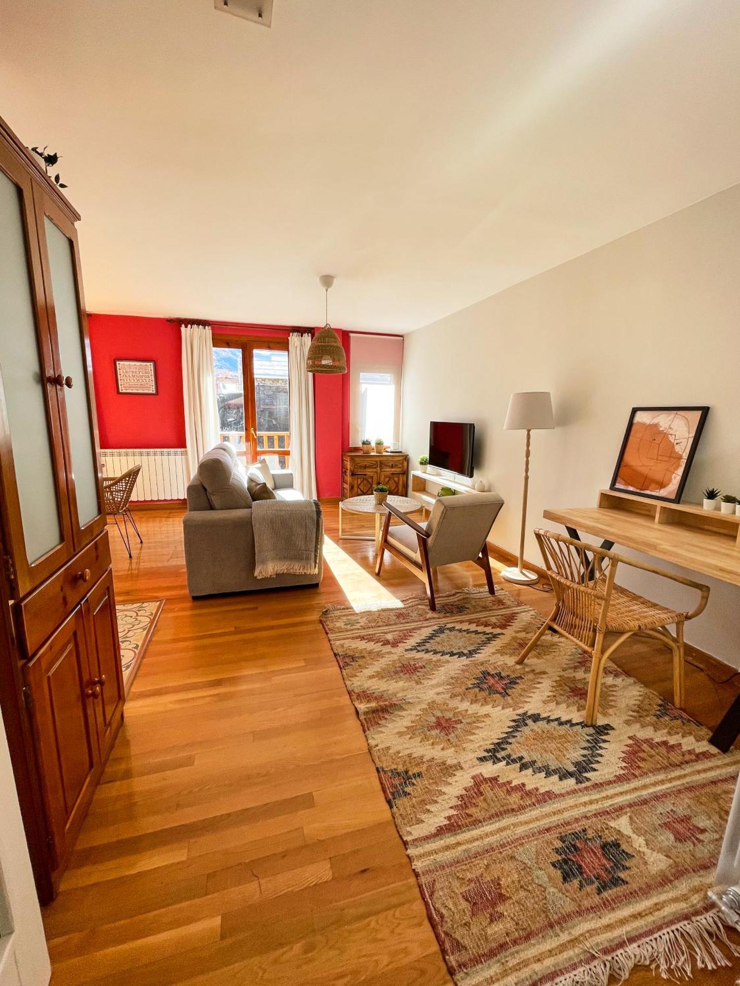 Apartamento Familiar En El Centro De Benasque Con Terraza Dış mekan fotoğraf