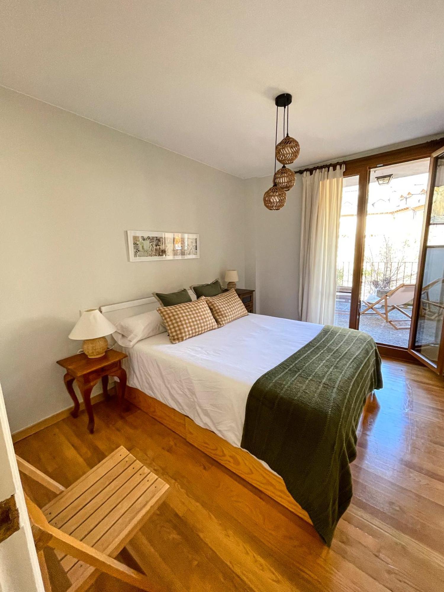 Apartamento Familiar En El Centro De Benasque Con Terraza Dış mekan fotoğraf